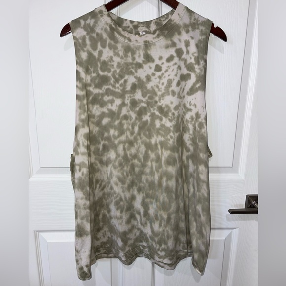 lululemon athletica Tops - Lululemon Marmoleado Sleeveless Green/white Tie Dye Align Tank size 14